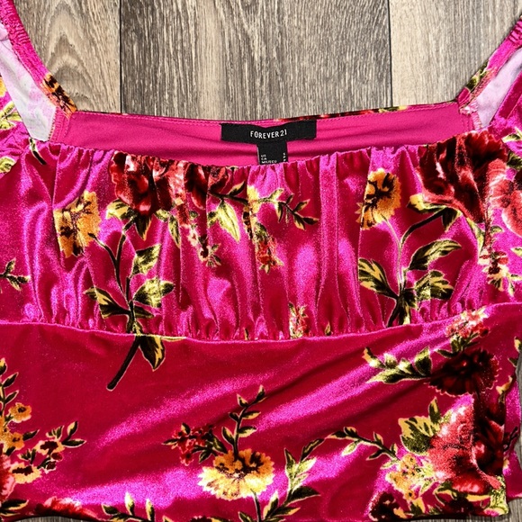 Floral Crop Top - Picture 3 of 5